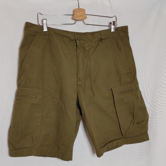 Nike Sportswear Cargo Shorts‎ Olive Green Khaki Flat Fornt Pockets 36 613644-322 - Picture 4 of 8